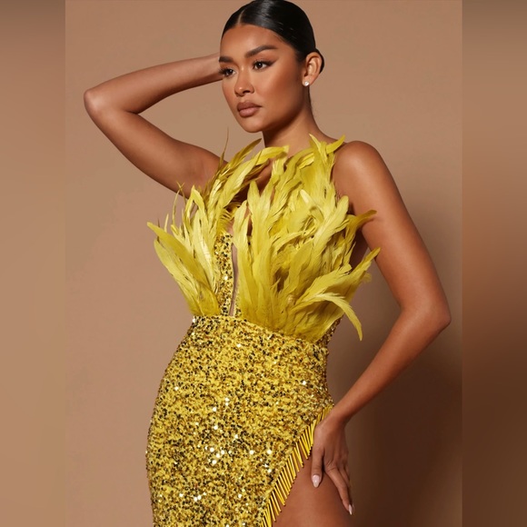 Sequin and feather dress - Picture 3 of 4